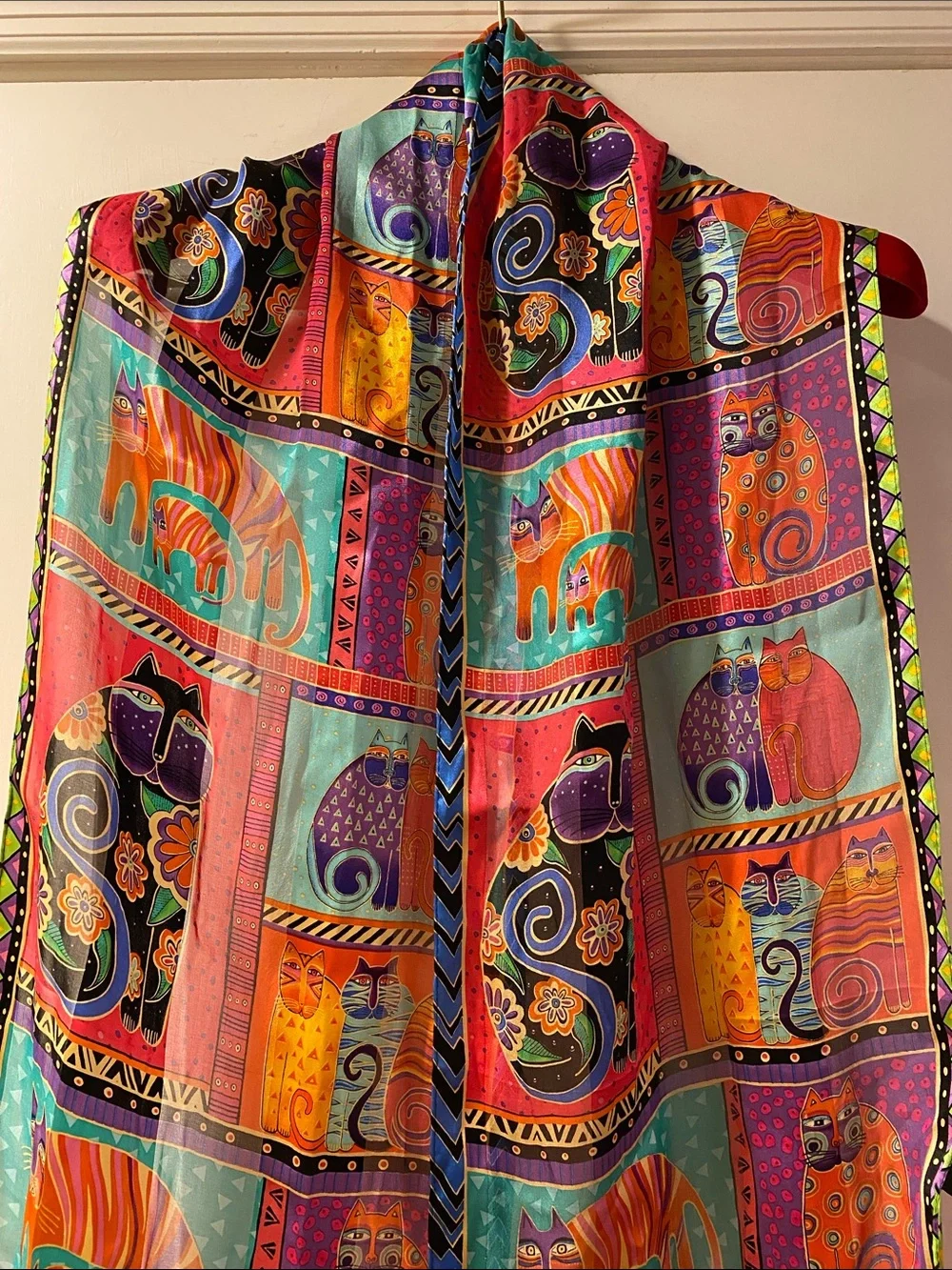 💯 Silk Beautiful Cat Print Fringe Scarf NWOT